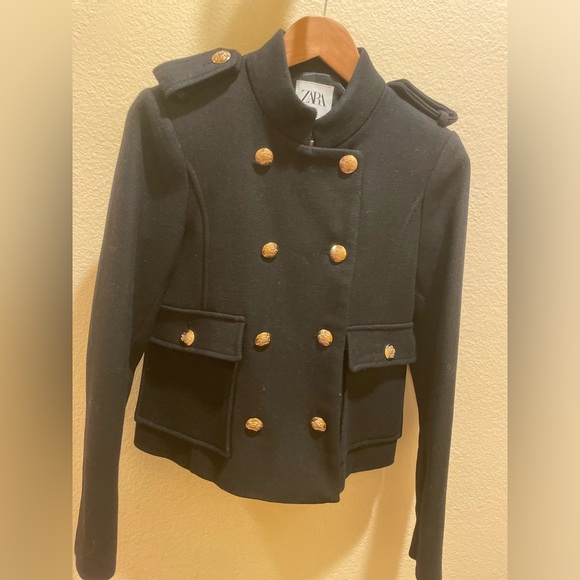 Zara Blazer with gold buttons.  Excellent condition.  No tags but never worn. - Picture 2 of 3